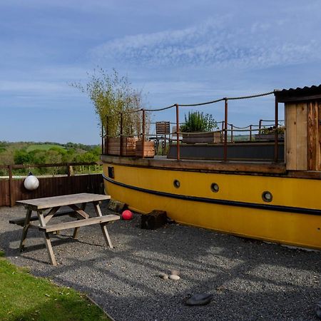 Swallowfield Glamping-Unsinkable Yeovil Exteriör bild
